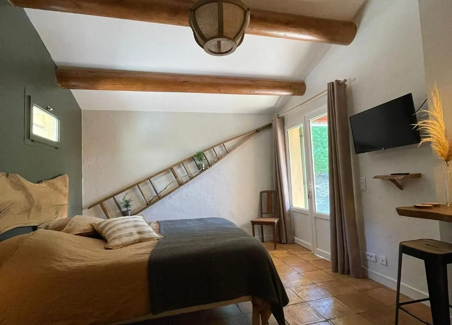 Cypres Du Chateau Le Barroux 0*,  法国