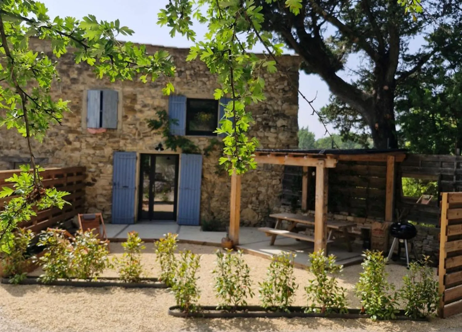 Cypres Du Chateau Le Barroux 0*,