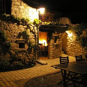  Couette-café LES VIGNES de la TOUR SAINT-BLAISE
